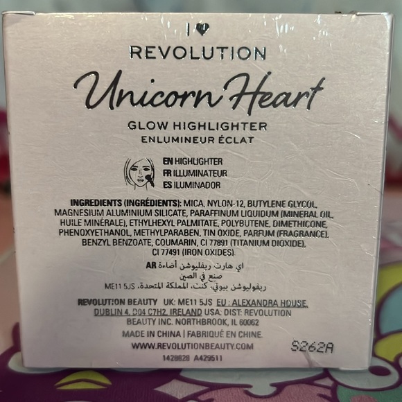 I ❤️ Revolution Unicorn Heart Highlighter - Picture 2 of 2